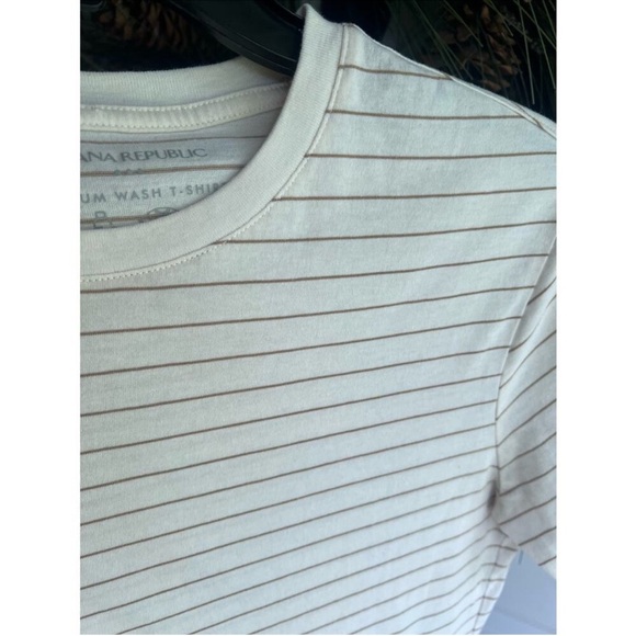 Banana Republic size medium striped tshirt - Picture 3 of 13